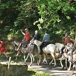 Les Du Moulin Du Chatain 2 *